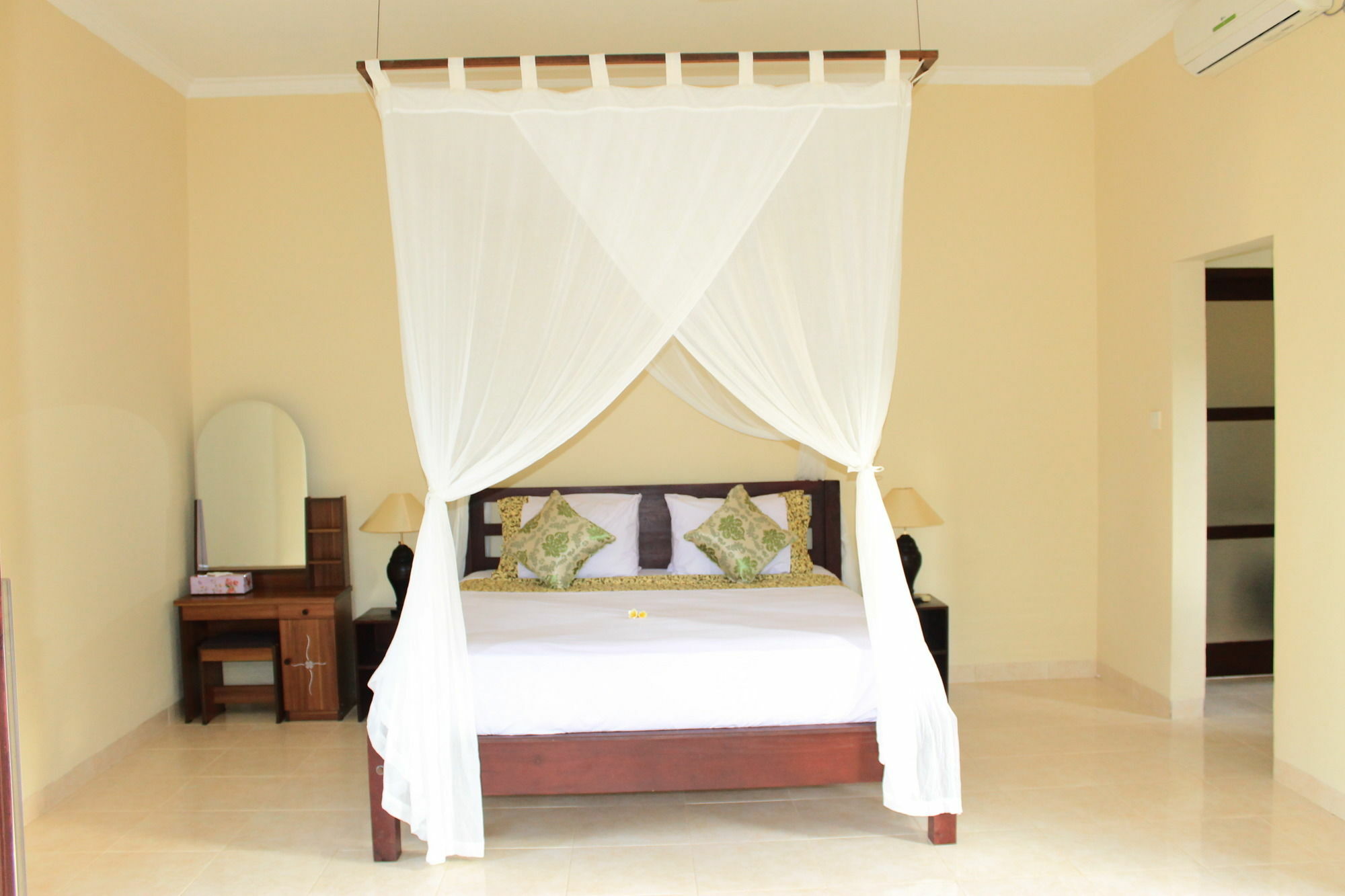 Bintang Beach Villa Amed Екстериор снимка